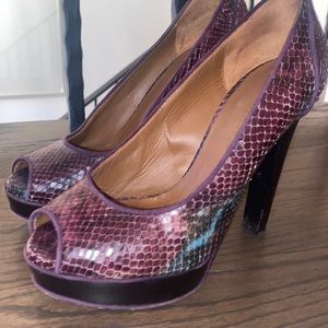 Donald J Pliner purple snakeskin pumps